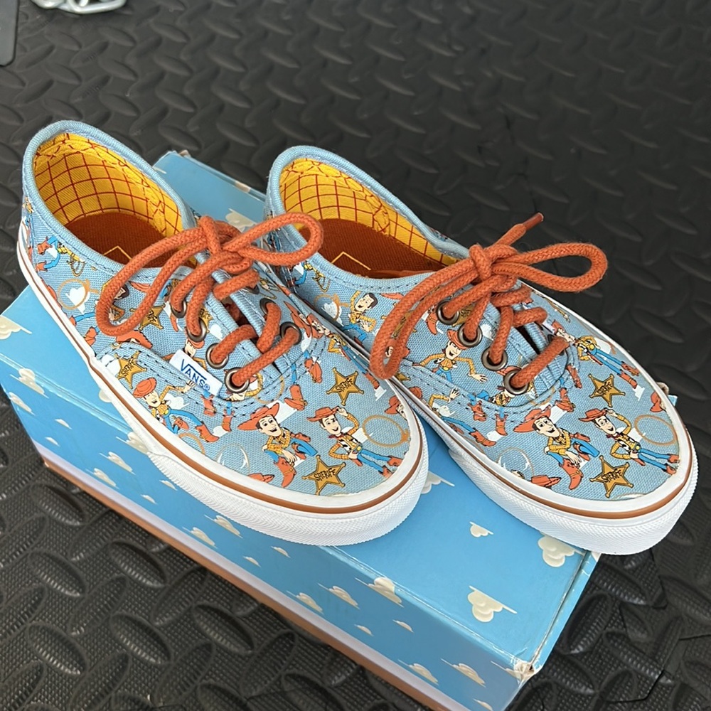 Brand NEW Kids Toy Story Vans sz 11 youth Woody Rare